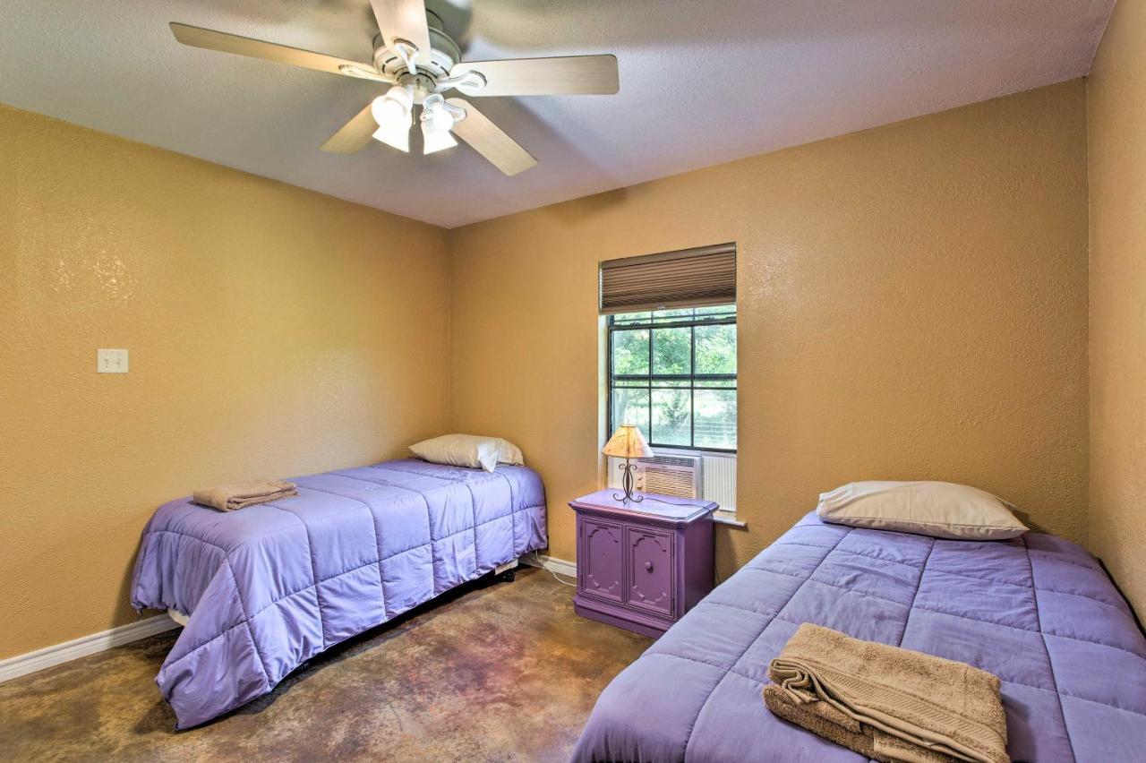 Texas Cabin On 130 Acres Walk To Lake Ray Roberts Collinsville Exterior photo